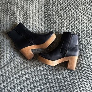 Universal thread boots